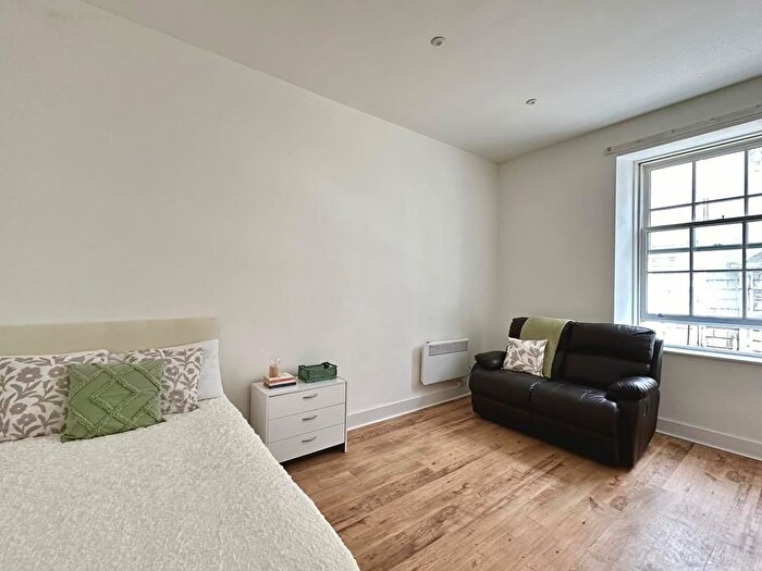 1 Bedroom Flat To Rent In B Marischal Street, Ground Left, Aberdeen, AB11