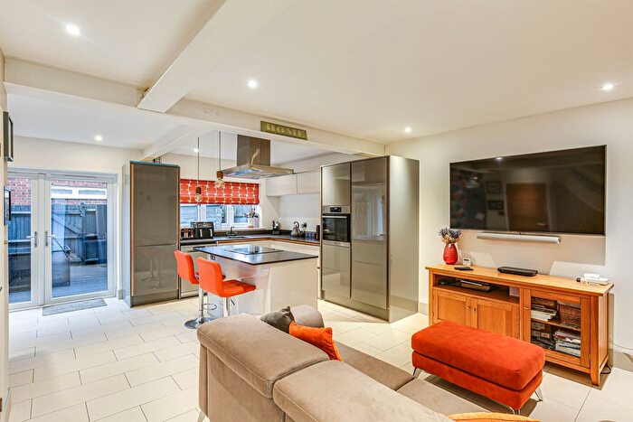 4 Bedroom Town House For Sale In Quebec Avenue, Westerham, TN16