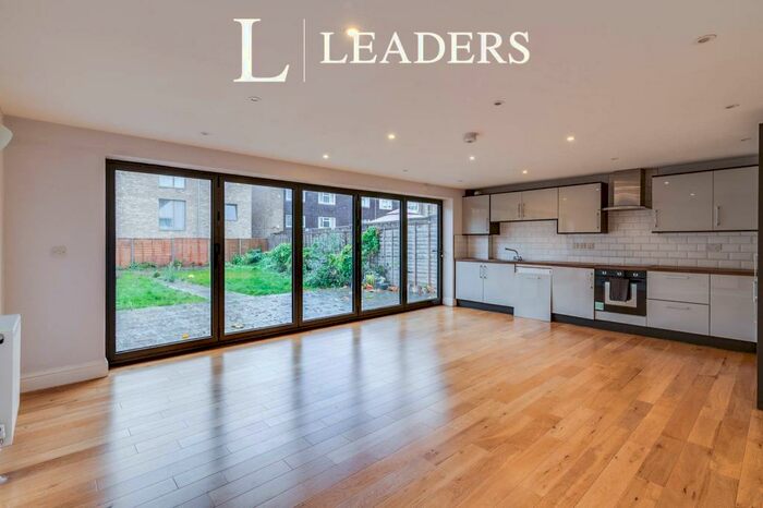 3 Bedroom Detached House To Rent In Longhurst Road, Croydon, CR0