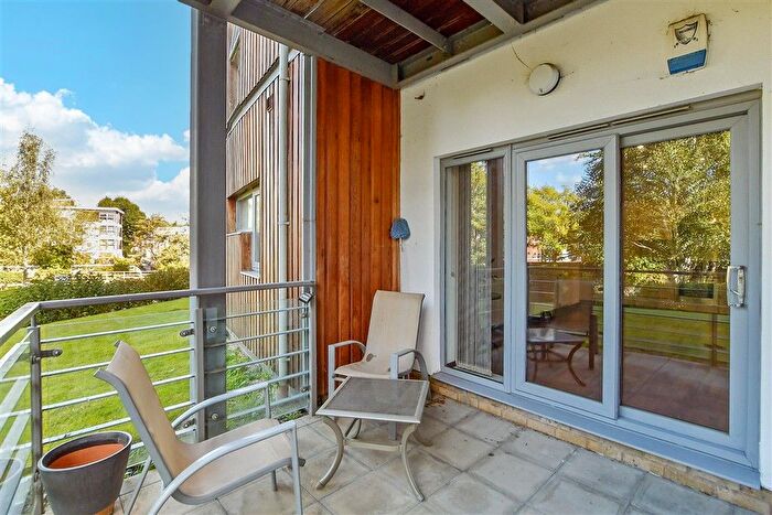 2 Bedroom Flat For Sale In Cornhill Place, Maidstone, Kent, ME15