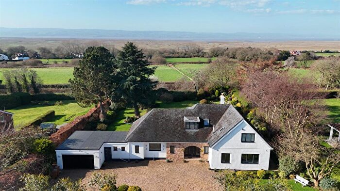 5 Bedroom Detached House For Sale In Lillyfield, Gayton, CH60