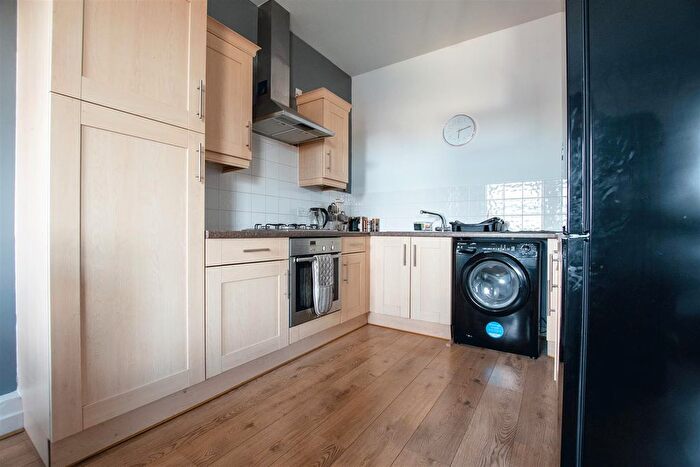 2 Bedroom Flat For Sale In Irthlingborough Road, Wellingborough, NN8