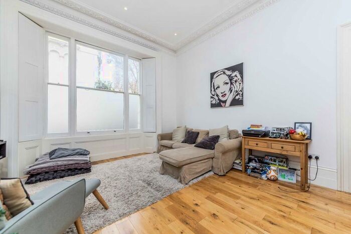 3 Bedroom Flat To Rent In Kensington Gardens Square, London, W2