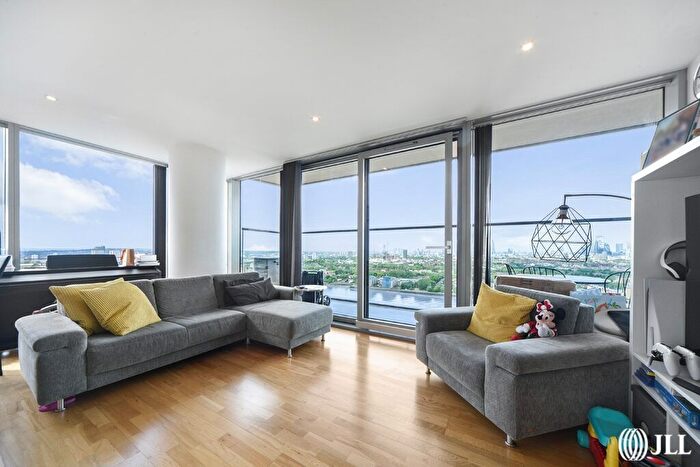 2 Bedroom Flat For Sale In Marsh Wall, London, E14