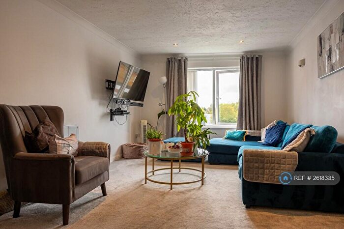 2 Bedroom Flat To Rent In Cobham Gate, Cobham, KT11