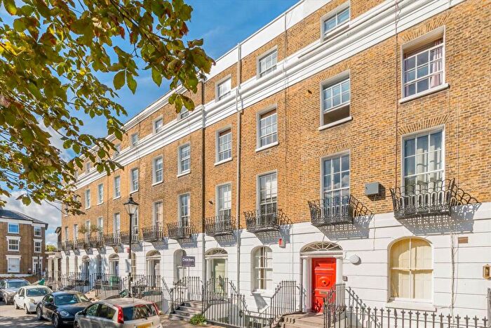 2 Bedroom Flat For Sale In Highbury Park, Highbury, N5