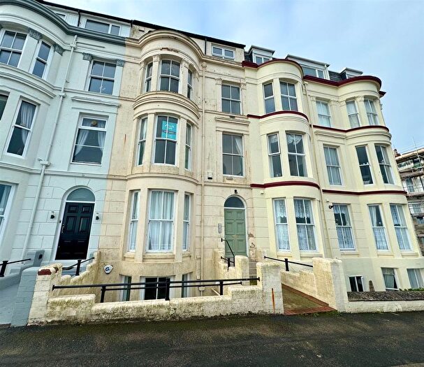 2 Bedroom Flat For Sale In Blenheim Terrace, Scarborough, YO12