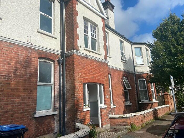 3 Bedroom Flat To Rent In Radcliffe Avenue, London, NW10