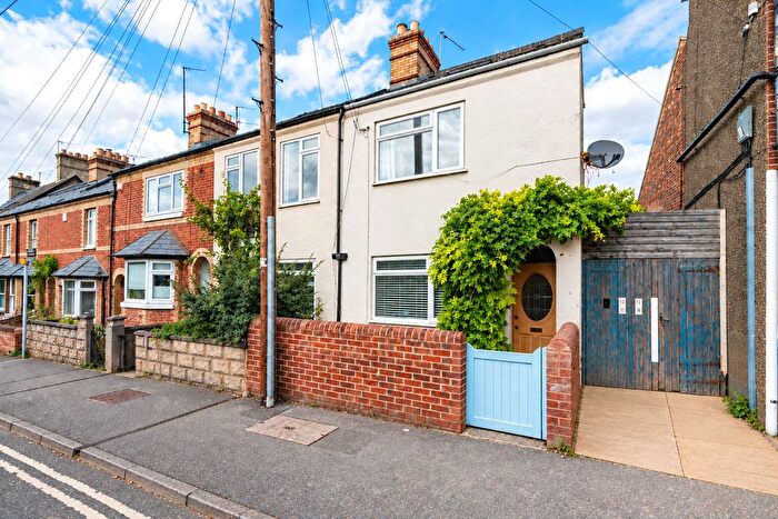 3 Bedroom Terraced House For Sale In Crescent Road, Temple Cowley, Oxford, OX4