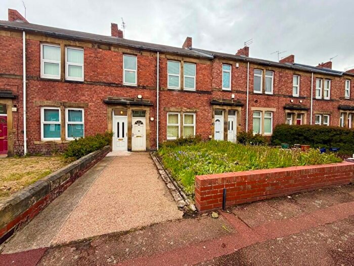 2 Bedroom Flat To Rent In Camborne Grove, Gateshead, NE8