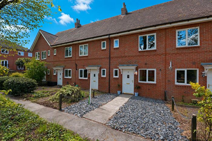 2 Bedroom House For Sale In Park Approach, Knowle, Fareham, PO17