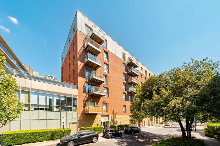 1 Bedroom Flat For Sale In Coster Avenue, London, N4