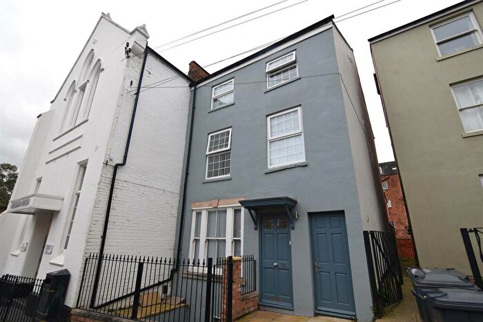 6 Bedroom Detached House To Rent In Augusta Place, CV32