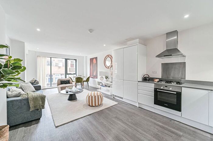 2 Bedroom Flat For Sale In Polytechnic Street, Woolwich, London, SE18