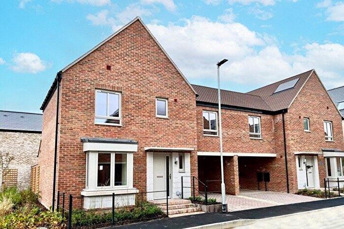 3 Bedroom Link Detached House For Sale In Darwin Green, Cambridge, CB3