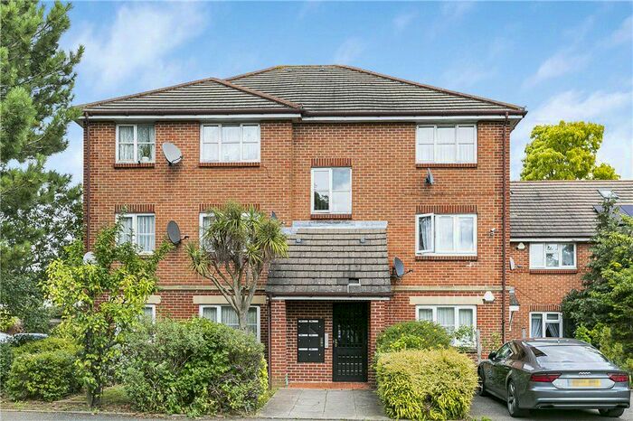 1 Bedroom Flat To Rent In Pearce Close, Mitcham, CR4