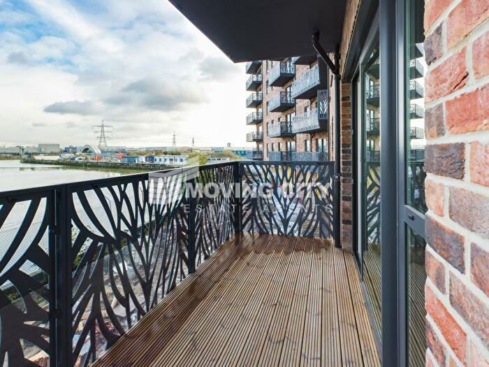 2 Bedroom Apartment To Rent In City View Point, Leven Road, Poplar, E14