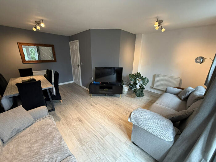 3 Bedroom Town House To Rent In Kilmaine Avenue, Manchester, M9