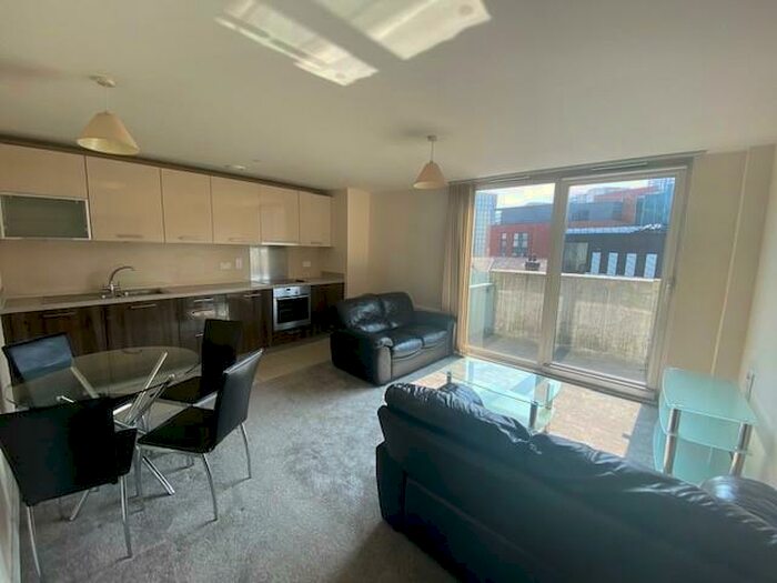 2 Bedroom Apartment To Rent In Spectrum, Block, Blackfriars Road, M3