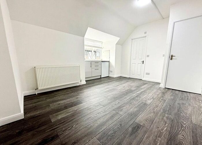 1 Bedroom Studio To Rent In Studio, Petts Wood, London, BR5