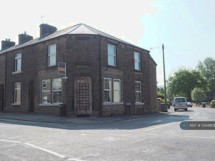 2 Bedroom Flat To Rent In Manchester Road, Chapel-En-Le-Frith, High Peak, SK23