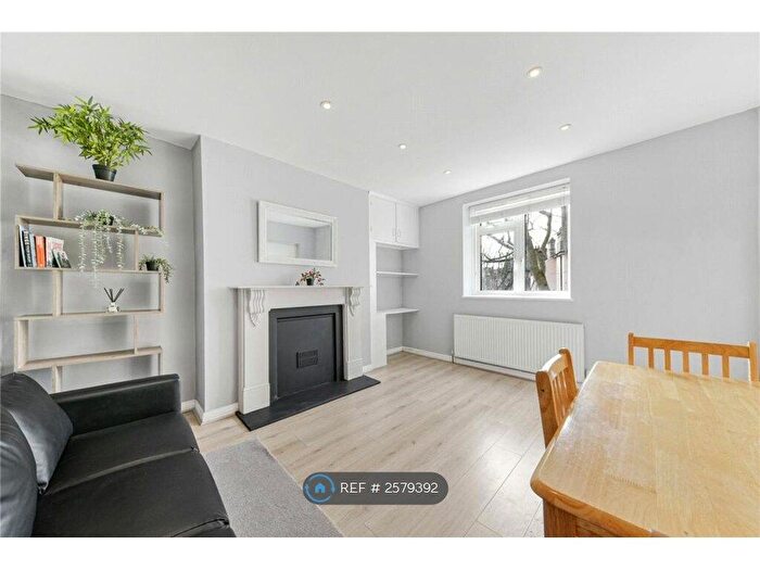 2 Bedroom Flat To Rent In Willow Hall, London, NW3