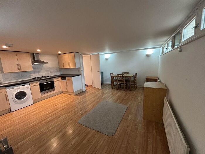 2 Bedroom Flat To Rent In Manbey Park Road, London, E15