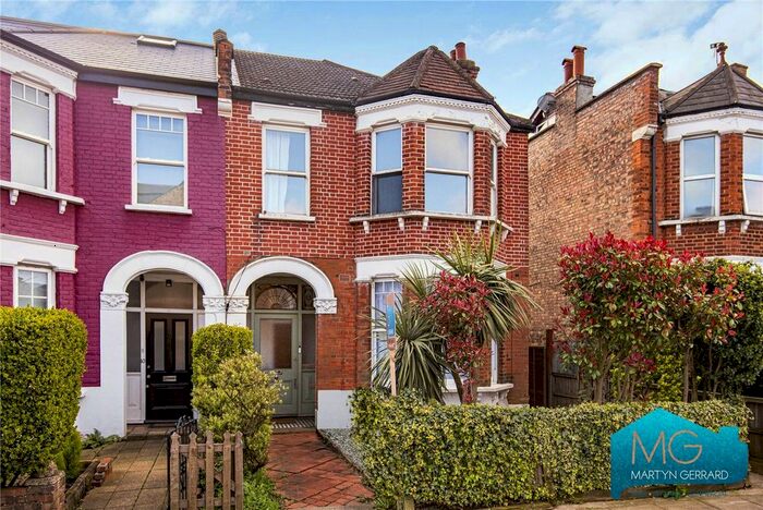 3 Bedroom Flat To Rent In Manor View, Finchley, London, N3