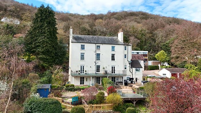 2 Bedroom Flat For Sale In Essington House, Malvern, WR14