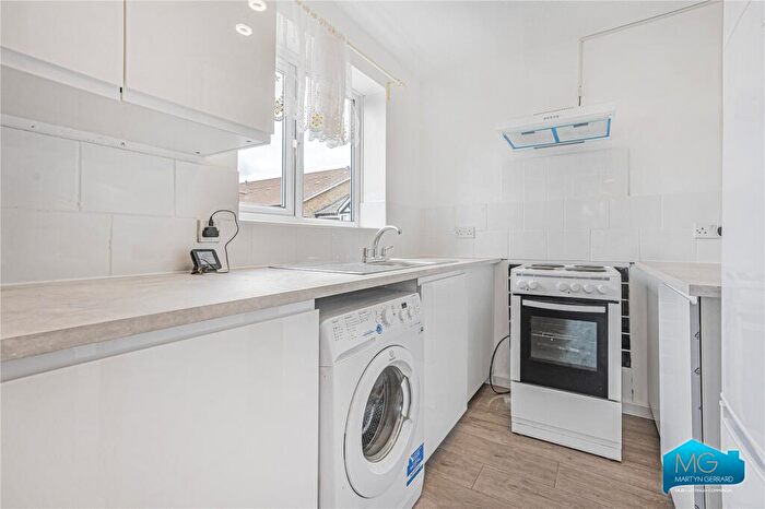 2 Bedroom Apartment To Rent In Raven Close, London, NW9