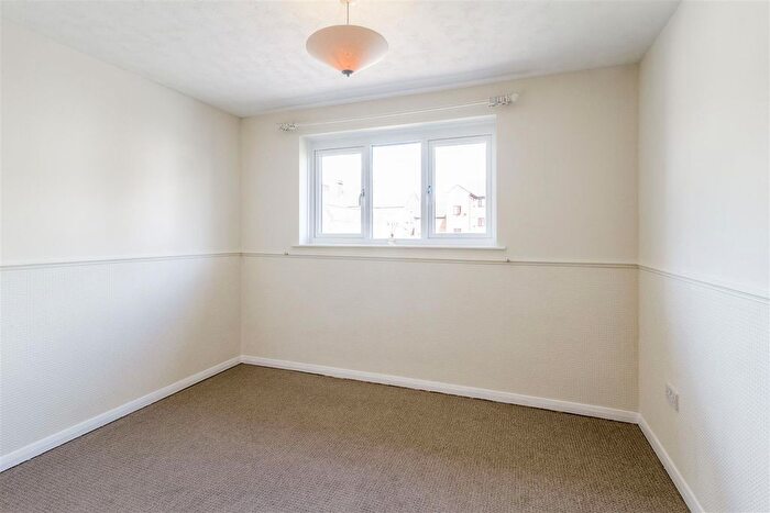 2 Bedroom Property To Rent In Fields View, Wellingborough, NN8