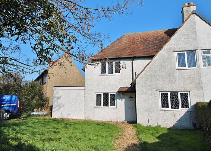 3 Bedroom Semi Detached House For Sale In Park Way, Havant, PO9