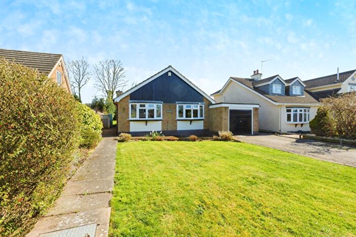 3 Bedroom Detached Bungalow For Sale In Island Close, Hinckley, LE10