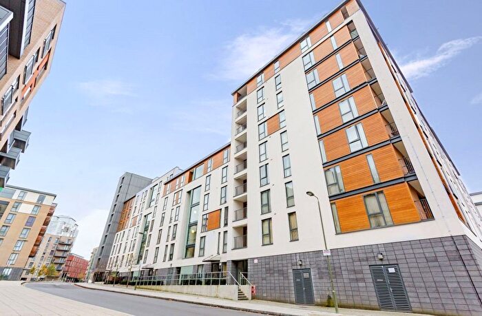 3 Bedroom Flat To Rent In Charcot Road, London, NW9