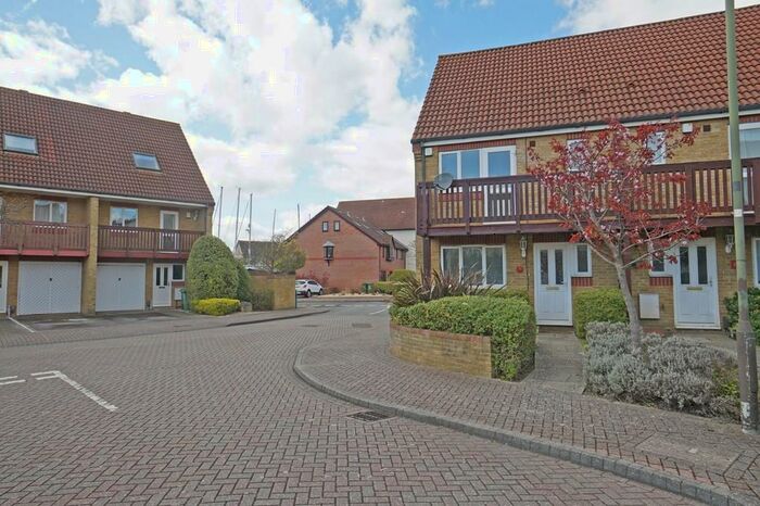 3 Bedroom End Of Terrace House To Rent In Tintagel Way, Port Solent, PO6