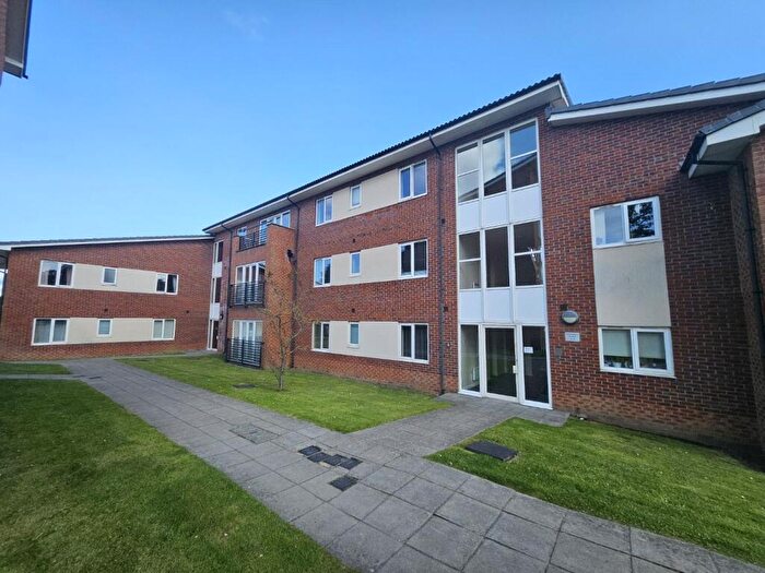 2 Bedroom Flat To Rent In Pickering Place, Durham, County Durham, DH1