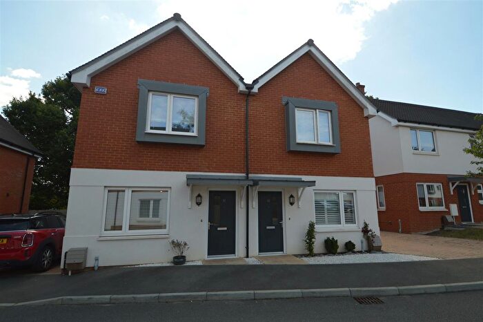 2 Bedroom Property To Rent In Woodpecker View, Crowborough, TN6