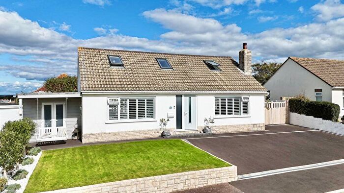 6 Bedroom Detached House For Sale In Malcomb Close, Hengistbury Head, BH6