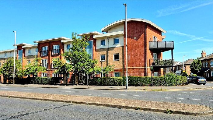 2 Bedroom Flat For Sale In Uxbridge Road, Uxbridge, UB10
