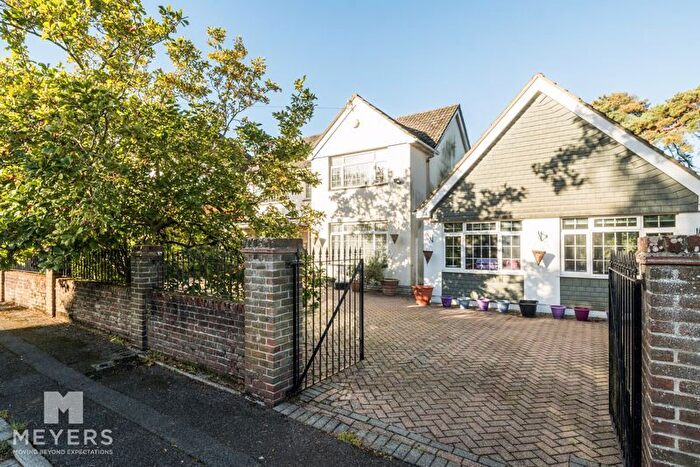 3 Bedroom Detached House For Sale In Motcombe Road, Branksome Park, Poole, BH13