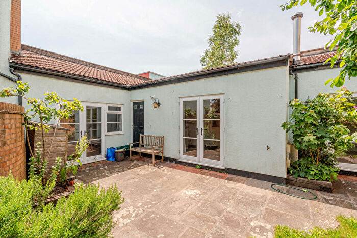 2 Bedroom Bungalow For Sale In Southville Road, Southville, Bristol, BS3