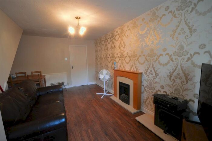 2 Bedroom Town House To Rent In Kingfisher Close, Madeley, Crewe, CW3