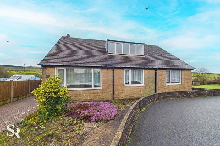 3 Bedroom Detached Bungalow For Sale In Hallsteads Close, Dove Holes, SK17