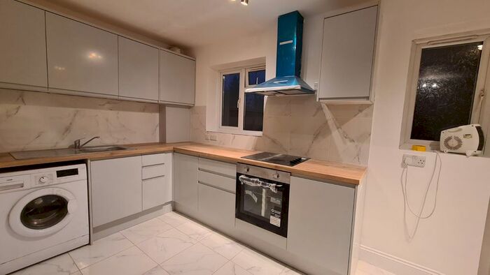 4 Bedroom Semi-Detached House To Rent In Crummock Gardens, London, NW9