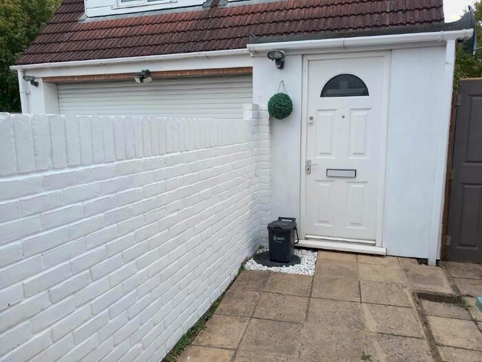 1 Bedroom Maisonette To Rent In Colemans Moor Lane, Woodley, Reading, RG5