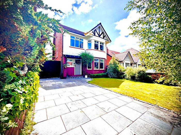 5 Bedroom Detached House For Sale In Henley Drive, Southport, PR9