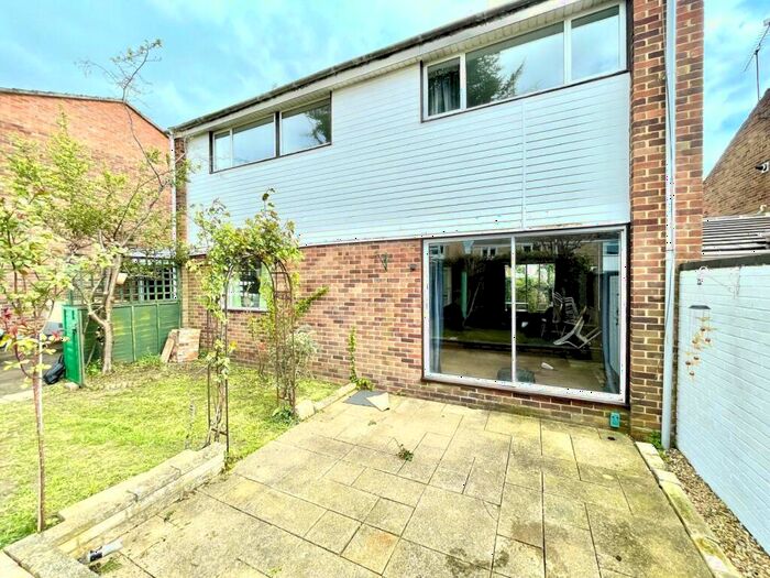 4 Bedroom Detached House To Rent In Fraser Avenue, Caversham, Berkshire, RG4