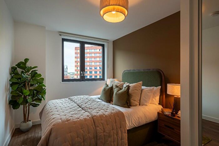 2 Bedroom Flat To Rent In Flat, Vanguard Way London, E17