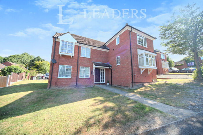 Studio To Rent In Bowmans Way -, LU6