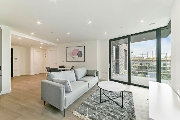 1 Bedroom Flat To Rent In Woodbery Down, Coster Avenue, Finsbury Park, London, N4